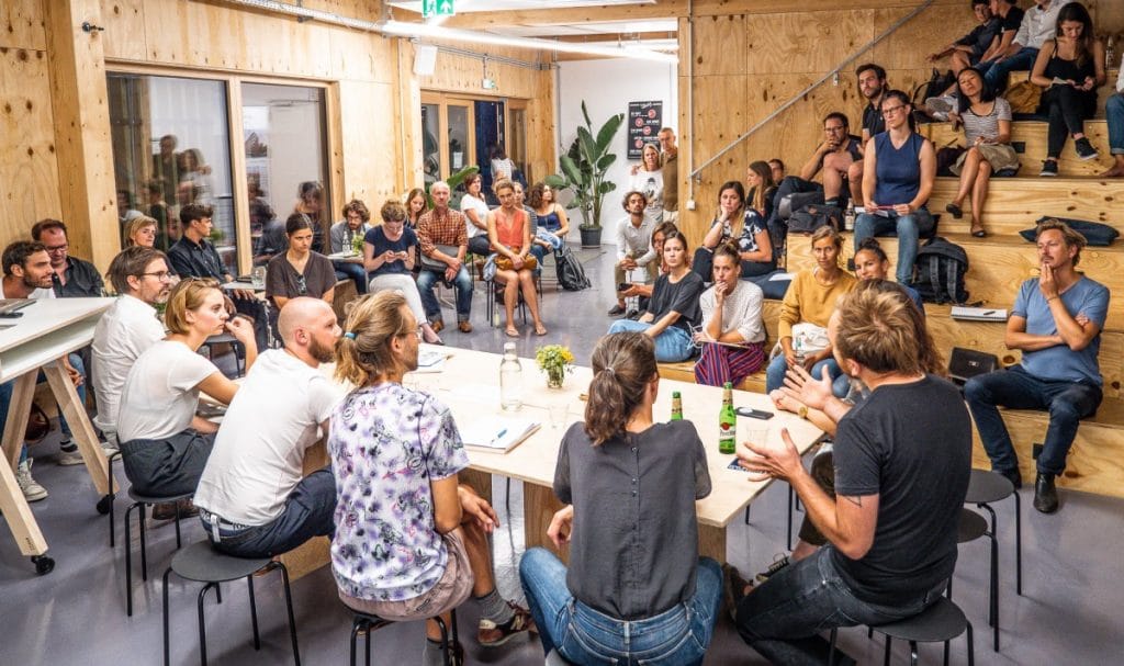 Learning from spaces or how spaces can underpin circular construction