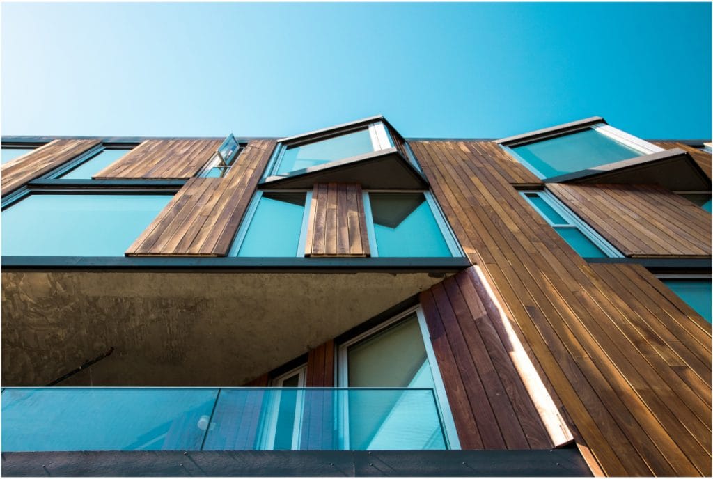 CE strategies in construction projects: learnings from new construction and building redesigns