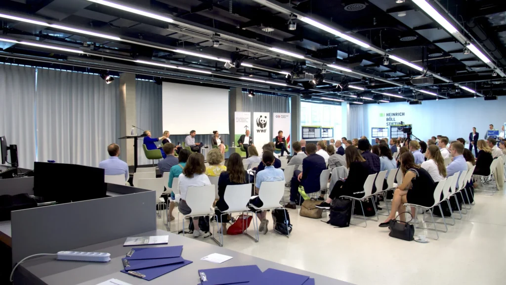 White paper: Interactive design tool for multidisciplinary planning with re-use building components